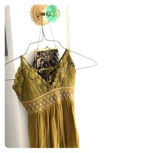Free People top with crochet accents. Size XS